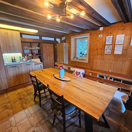 Petit Chalet Rustique Et Bucolique Bovernier Exterior photo